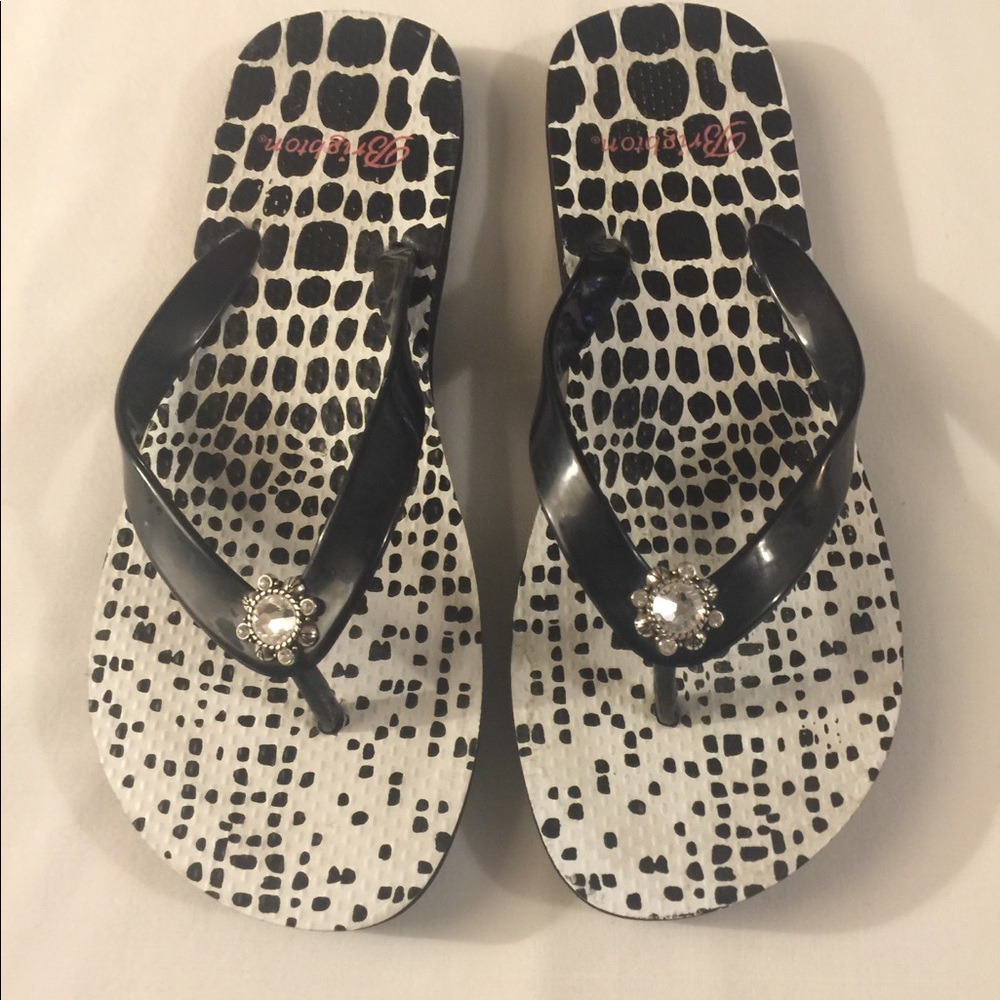 Brighton Black Crystal Flip Flops Sandals Size 7-8